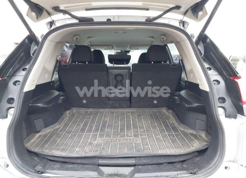 Photo 17 of 2019 Nissan Rogue SV (VIN JN8AT2MT1KW265574)