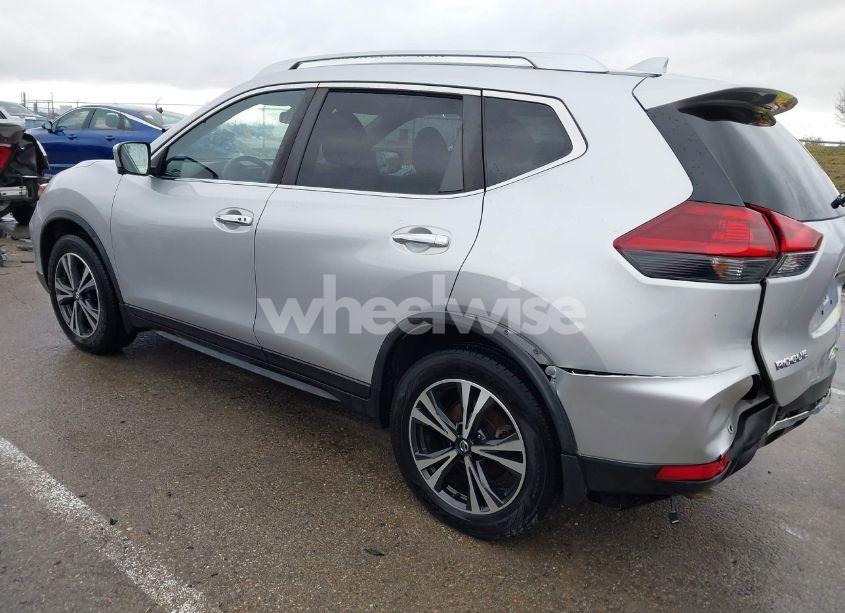 Photo 3 of 2019 Nissan Rogue SV (VIN JN8AT2MT1KW265574)