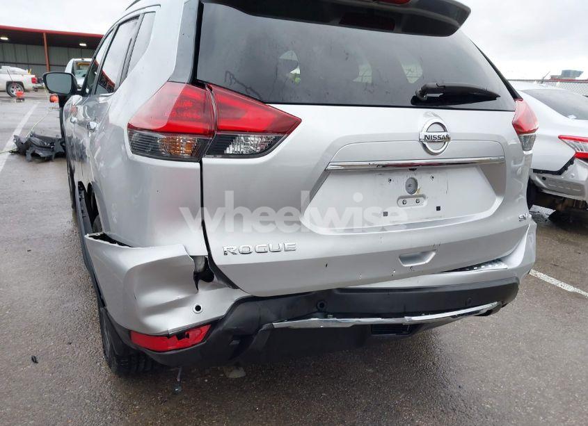 Photo 6 of 2019 Nissan Rogue SV (VIN JN8AT2MT1KW265574)
