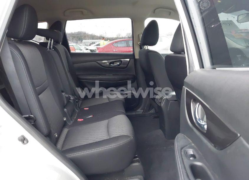 Photo 8 of 2019 Nissan Rogue SV (VIN JN8AT2MT1KW265574)