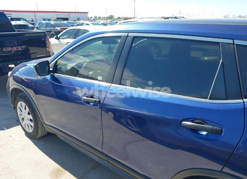 Photo 14 of 2019 Nissan Rogue S (VIN JN8AT2MT1KW504864)