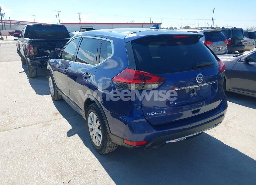 Photo 3 of 2019 Nissan Rogue S (VIN JN8AT2MT1KW504864)