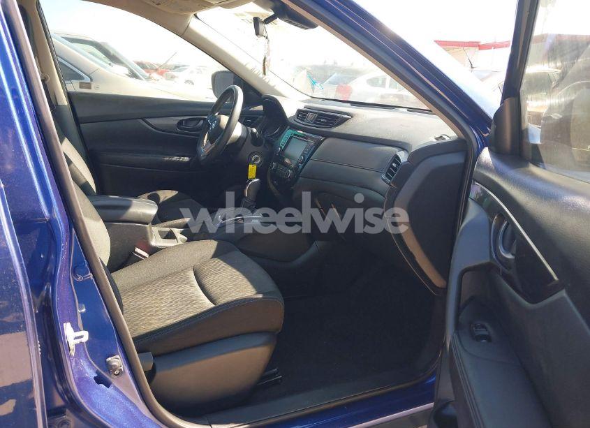 Photo 5 of 2019 Nissan Rogue S (VIN JN8AT2MT1KW504864)