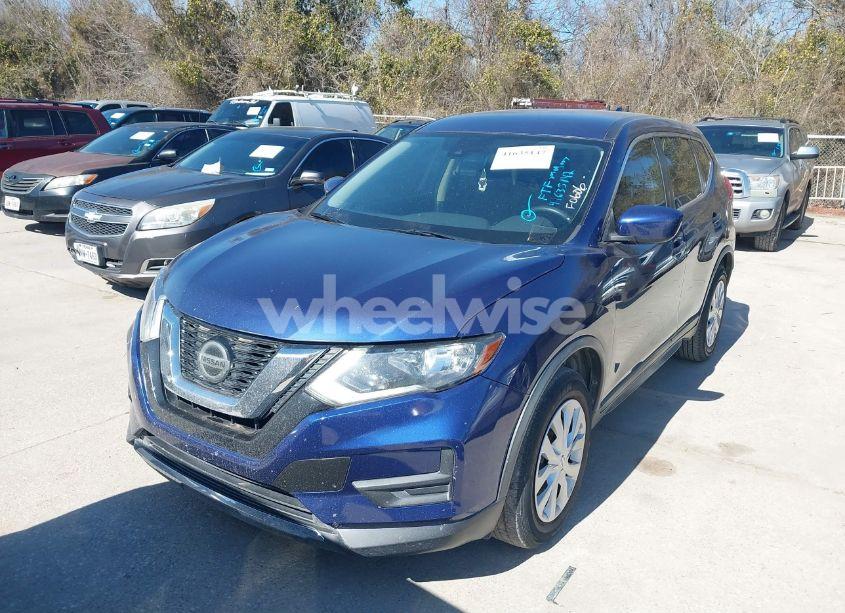 Photo 6 of 2019 Nissan Rogue S (VIN JN8AT2MT1KW504864)