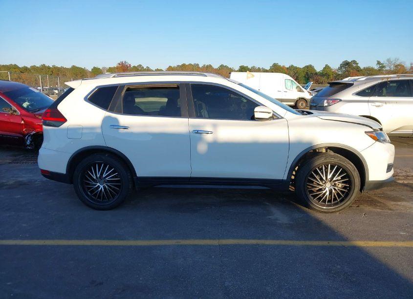 Photo 13 of 2020 Nissan Rogue SV FWD (VIN JN8AT2MT1LW010781)