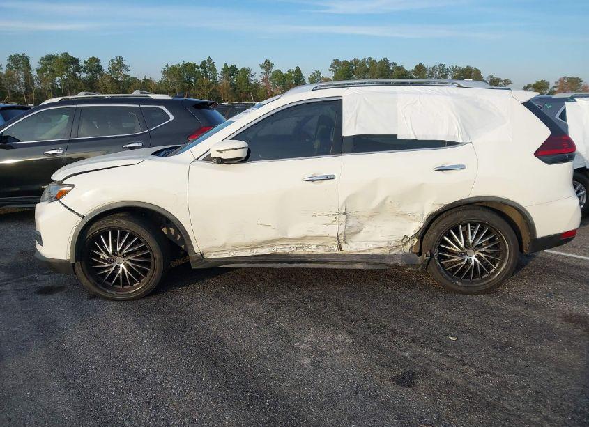 Photo 14 of 2020 Nissan Rogue SV FWD (VIN JN8AT2MT1LW010781)