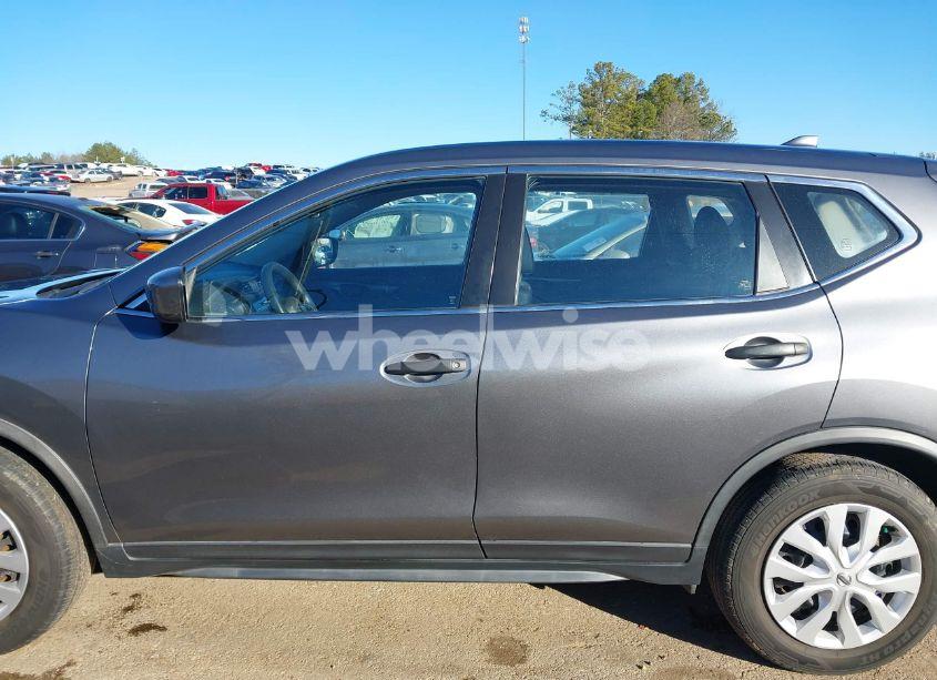 Photo 14 of 2020 Nissan Rogue S FWD (VIN JN8AT2MT1LW018833)