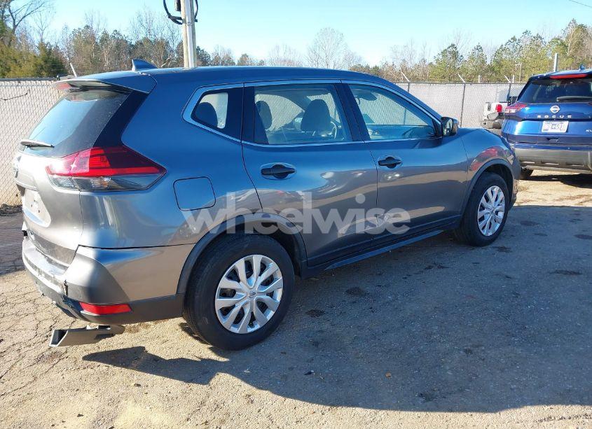Photo 4 of 2020 Nissan Rogue S FWD (VIN JN8AT2MT1LW018833)
