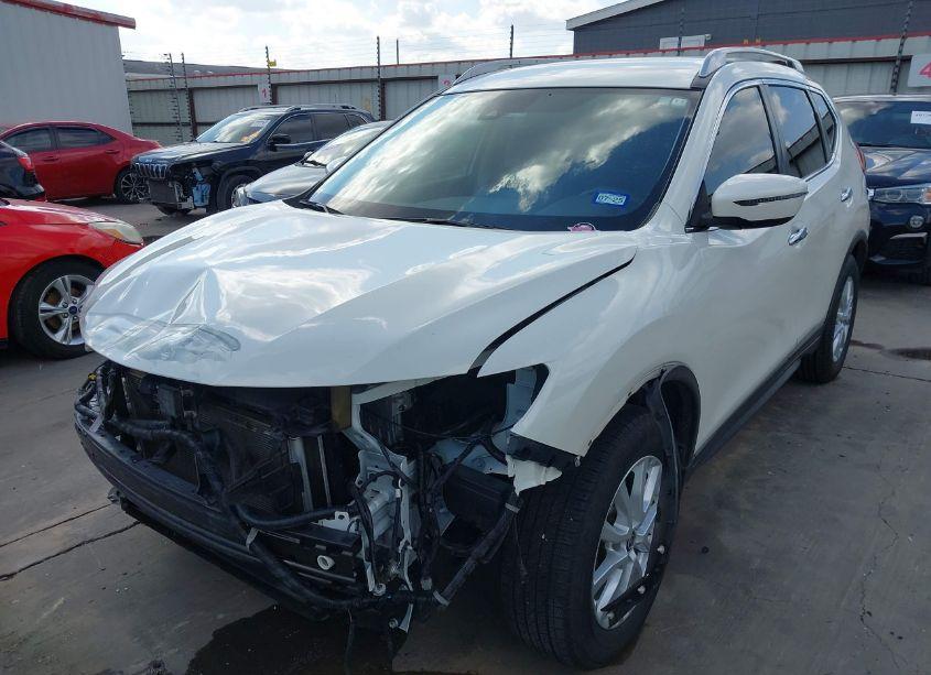 Photo 2 of 2020 Nissan Rogue SV FWD (VIN JN8AT2MT1LW038094)