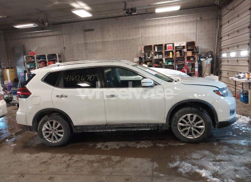 Photo 13 of 2020 Nissan Rogue SV FWD (VIN JN8AT2MT1LW038810)