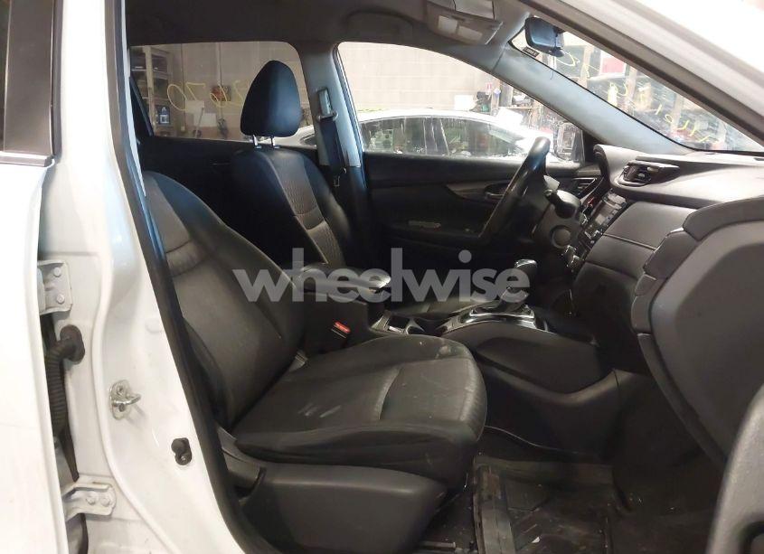 Photo 5 of 2020 Nissan Rogue SV FWD (VIN JN8AT2MT1LW038810)