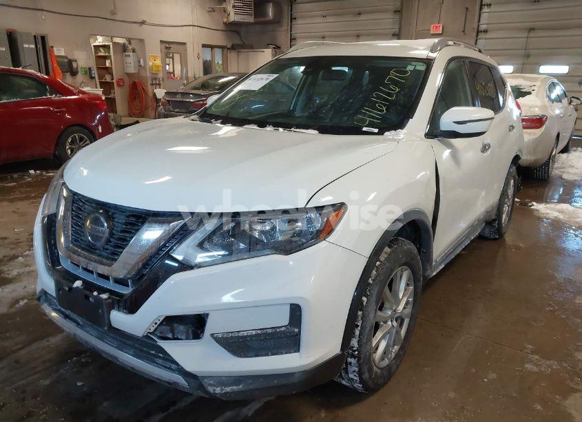 Photo 6 of 2020 Nissan Rogue SV FWD (VIN JN8AT2MT1LW038810)