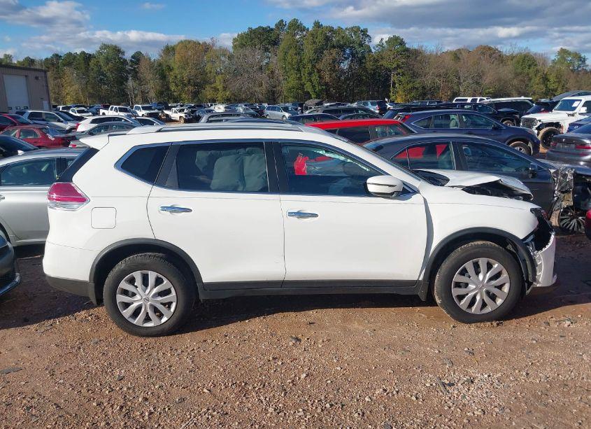 Photo 13 of 2016 Nissan Rogue S (VIN JN8AT2MT2GW015896)