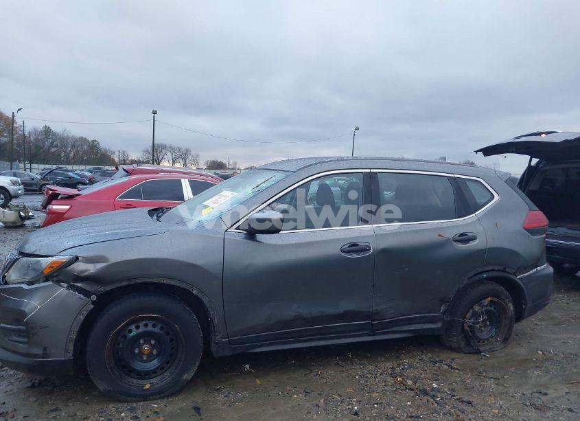 Photo 6 of 2017 Nissan Rogue S (VIN JN8AT2MT2HW136557)