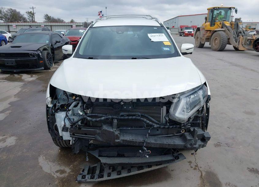 Photo 13 of 2017 Nissan Rogue SL (VIN JN8AT2MT2HW380211)