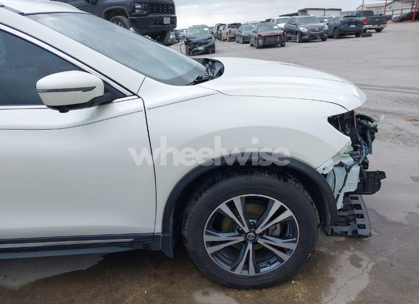 Photo 19 of 2017 Nissan Rogue SL (VIN JN8AT2MT2HW380211)