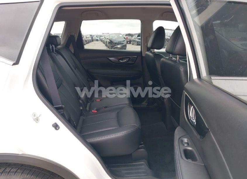 Photo 8 of 2017 Nissan Rogue SL (VIN JN8AT2MT2HW380211)