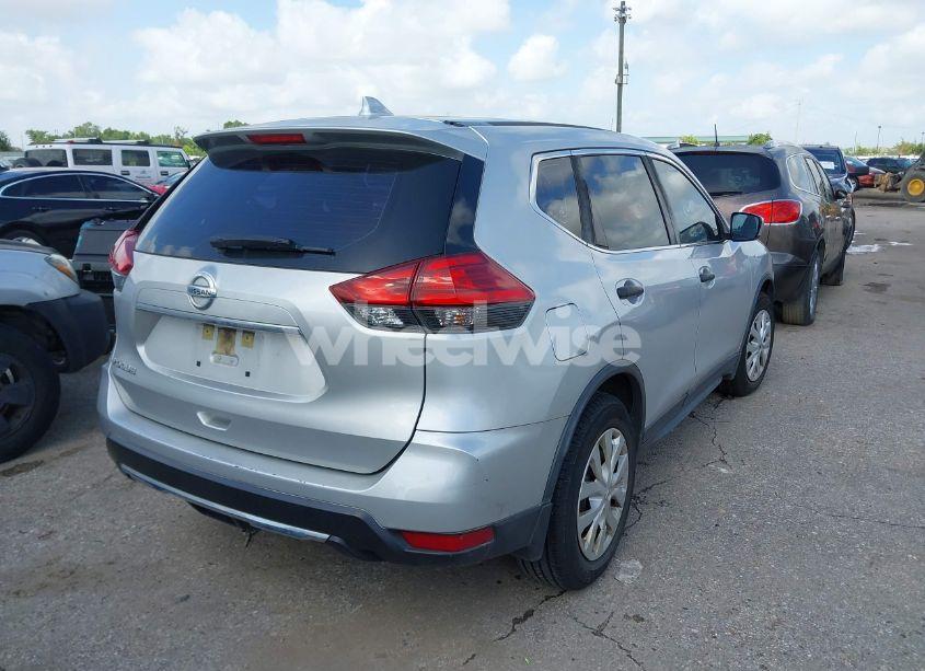 Photo 4 of 2017 Nissan Rogue S (VIN JN8AT2MT2HW384338)