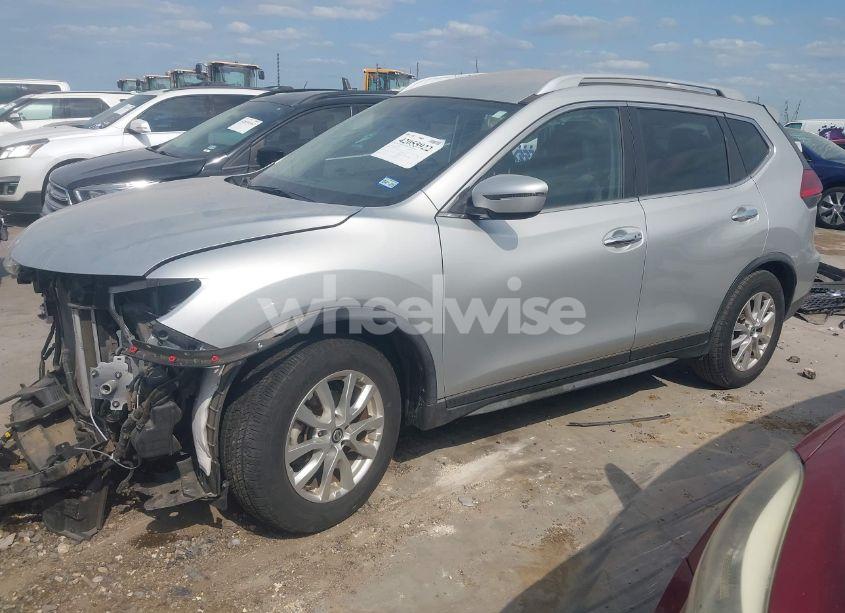 Photo 2 of 2017 Nissan Rogue SV (VIN JN8AT2MT2HW386588)