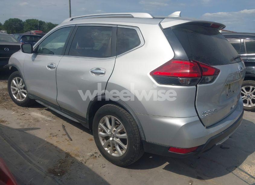 Photo 3 of 2017 Nissan Rogue SV (VIN JN8AT2MT2HW386588)