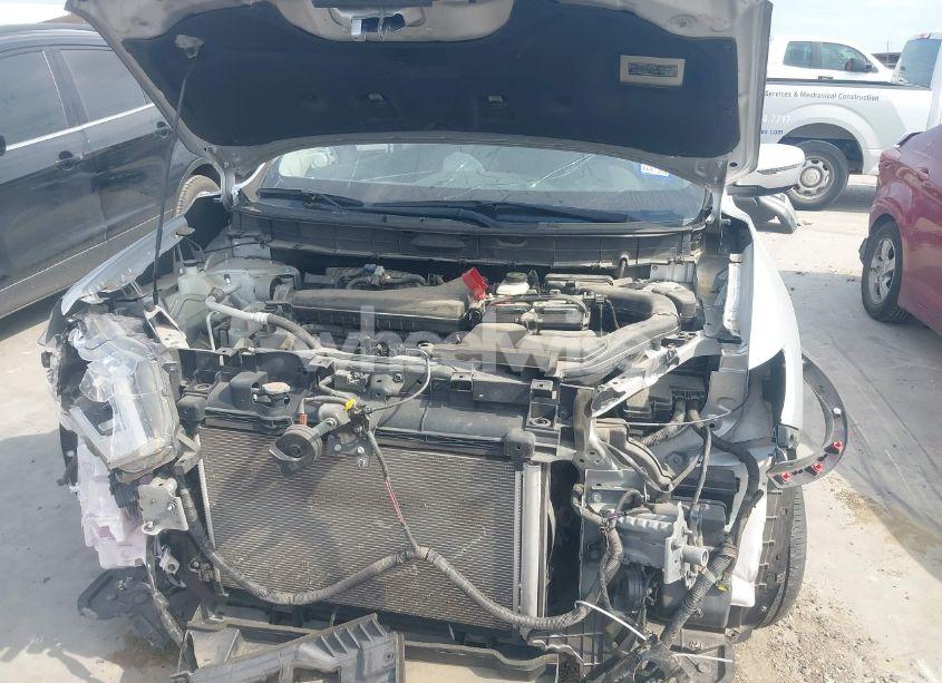 Photo 6 of 2017 Nissan Rogue SV (VIN JN8AT2MT2HW386588)