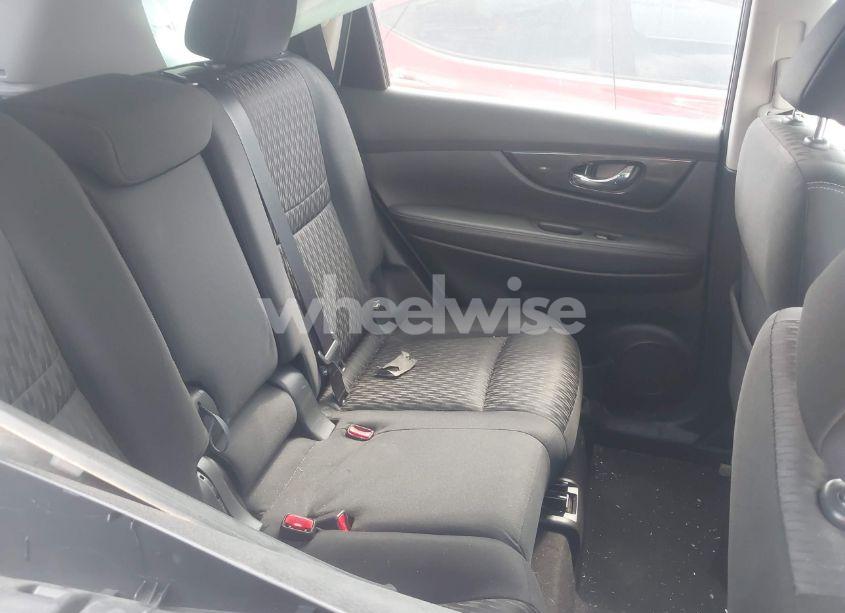 Photo 8 of 2017 Nissan Rogue SV (VIN JN8AT2MT2HW386588)