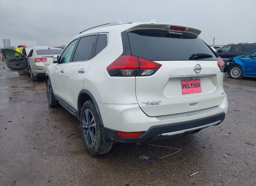 Photo 3 of 2017 Nissan Rogue SL (VIN JN8AT2MT2HW387840)