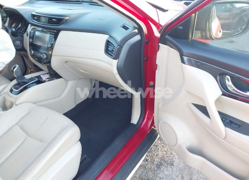 Photo 5 of 2017 Nissan Rogue SL (VIN JN8AT2MT2HW391869)