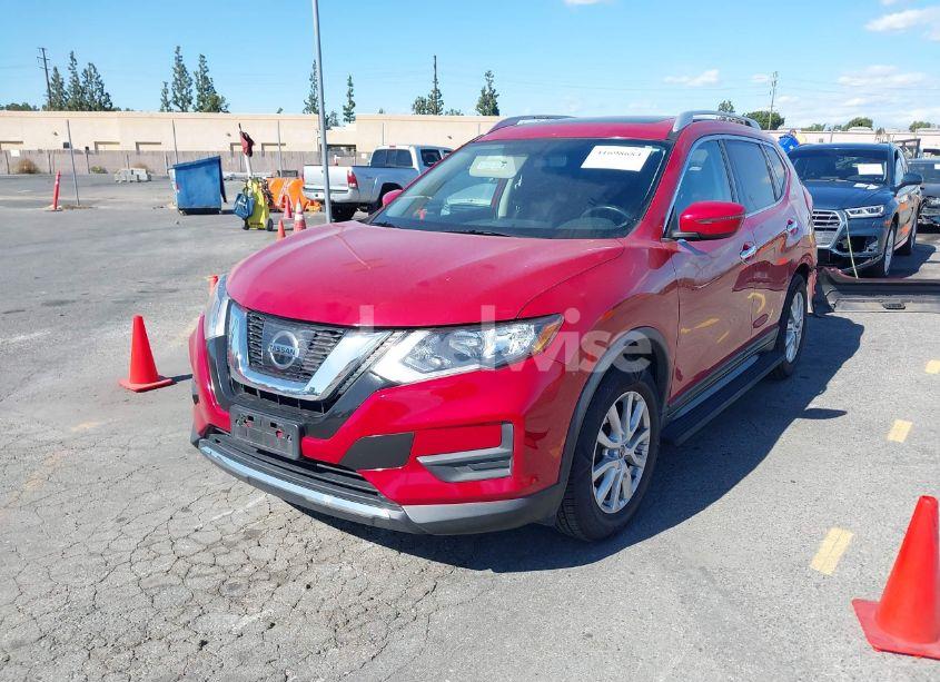 Photo 2 of 2017 Nissan Rogue SV (VIN JN8AT2MT2HW400778)