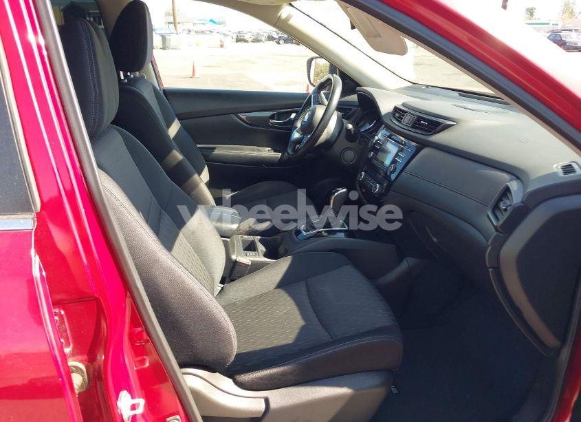 Photo 5 of 2017 Nissan Rogue SV (VIN JN8AT2MT2HW400778)