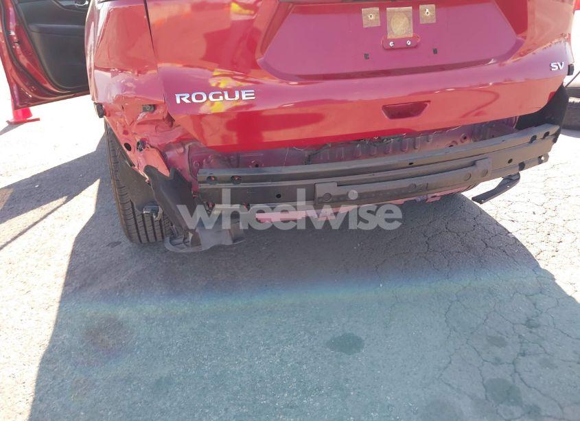 Photo 6 of 2017 Nissan Rogue SV (VIN JN8AT2MT2HW400778)