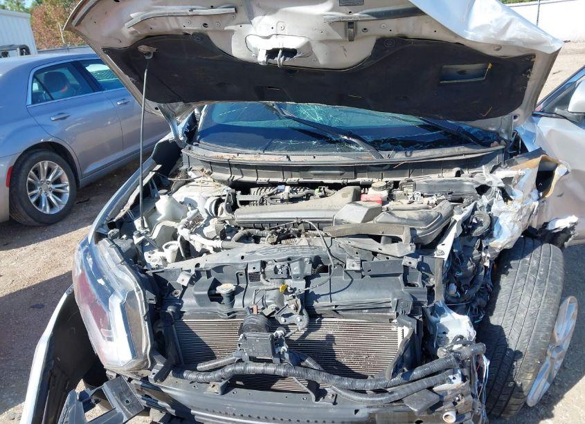 Photo 10 of 2018 Nissan Rogue SV (VIN JN8AT2MT2JW453521)