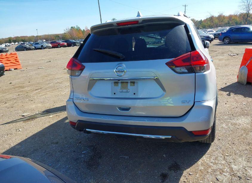 Photo 16 of 2018 Nissan Rogue SV (VIN JN8AT2MT2JW453521)