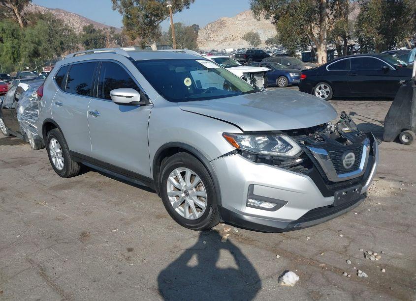 2018 Nissan Rogue SV (VIN JN8AT2MT2JW453860) main photo