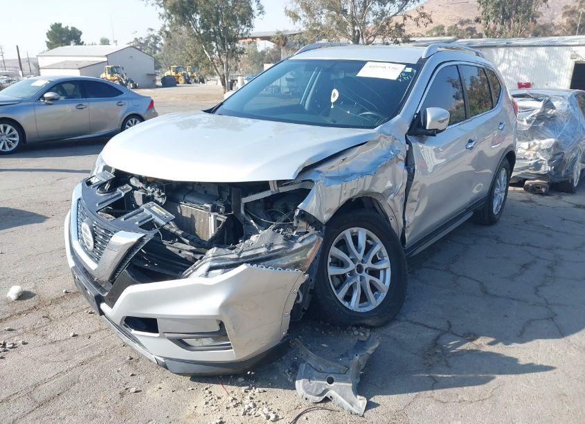 Photo 2 of 2018 Nissan Rogue SV (VIN JN8AT2MT2JW453860)