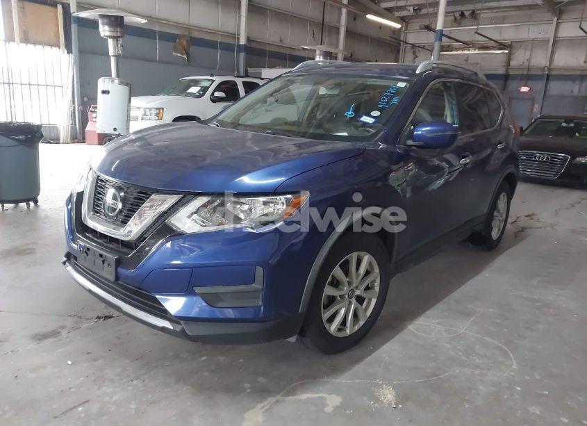 Photo 2 of 2018 Nissan Rogue SV (VIN JN8AT2MT2JW454409)
