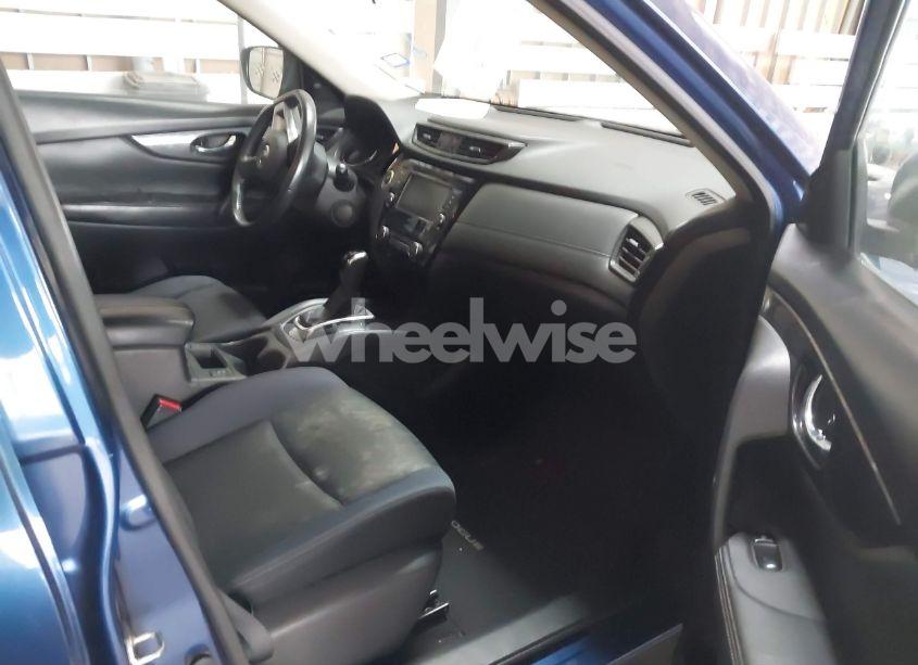 Photo 5 of 2018 Nissan Rogue SV (VIN JN8AT2MT2JW454409)