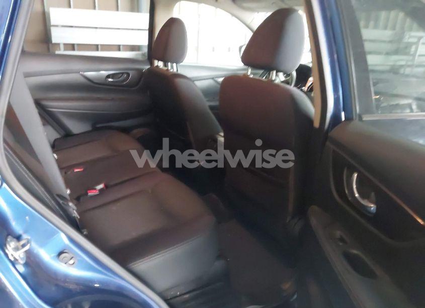 Photo 8 of 2018 Nissan Rogue SV (VIN JN8AT2MT2JW454409)