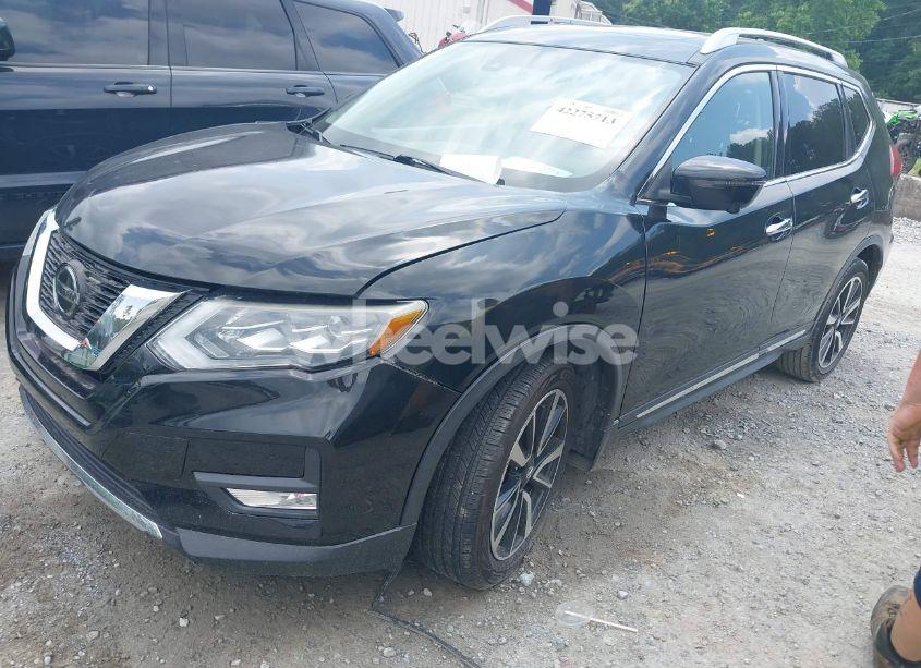 Photo 2 of 2018 Nissan Rogue SL (VIN JN8AT2MT2JW485840)