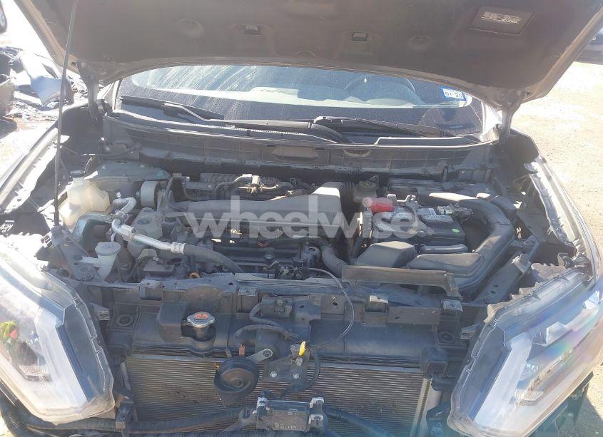 Photo 10 of 2019 Nissan Rogue SV (VIN JN8AT2MT2KW250131)