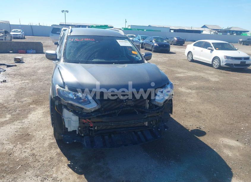 Photo 13 of 2019 Nissan Rogue SV (VIN JN8AT2MT2KW250131)