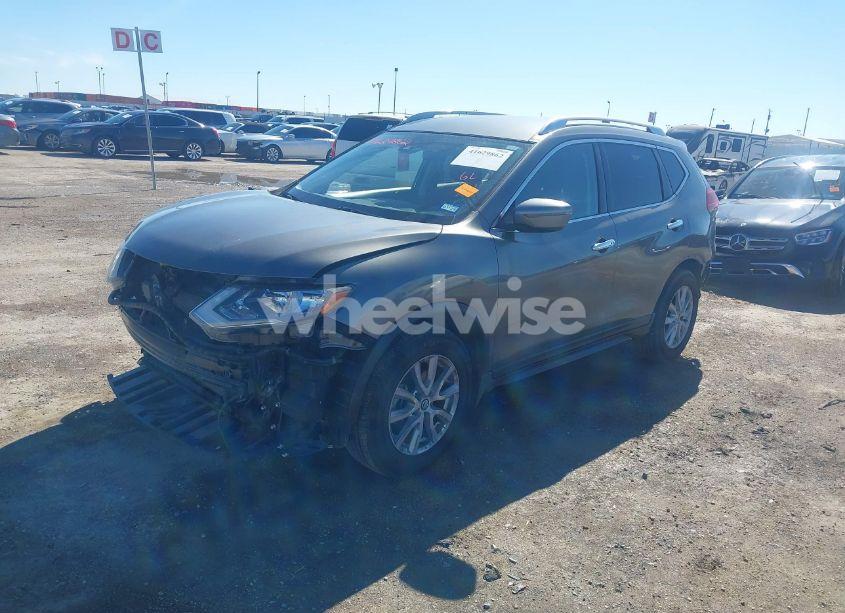 Photo 2 of 2019 Nissan Rogue SV (VIN JN8AT2MT2KW250131)