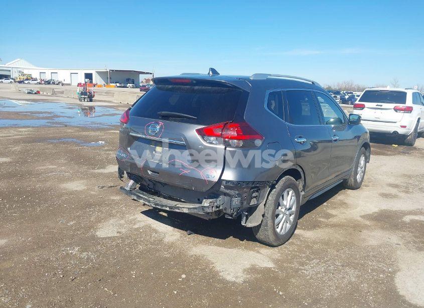 Photo 4 of 2019 Nissan Rogue SV (VIN JN8AT2MT2KW250131)
