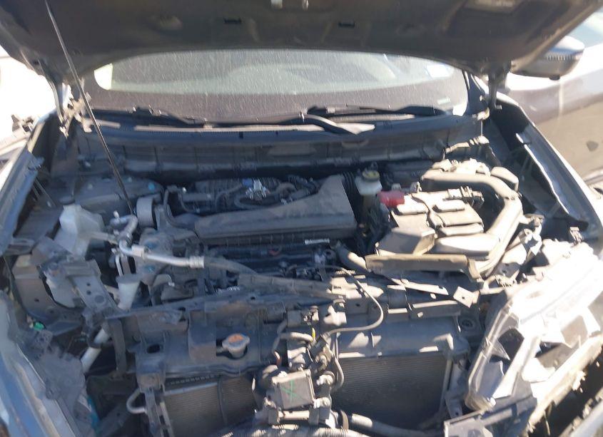 Photo 10 of 2019 Nissan Rogue SV (VIN JN8AT2MT2KW256673)