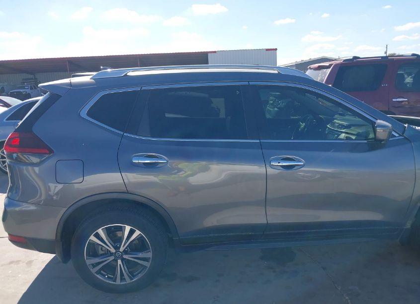 Photo 14 of 2019 Nissan Rogue SV (VIN JN8AT2MT2KW256673)