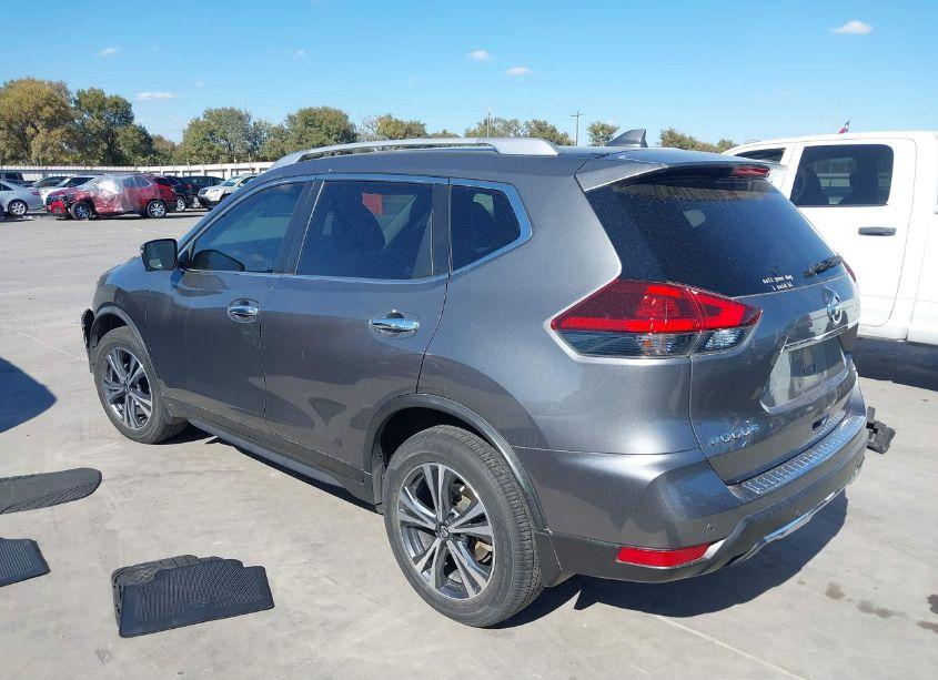 Photo 3 of 2019 Nissan Rogue SV (VIN JN8AT2MT2KW256673)