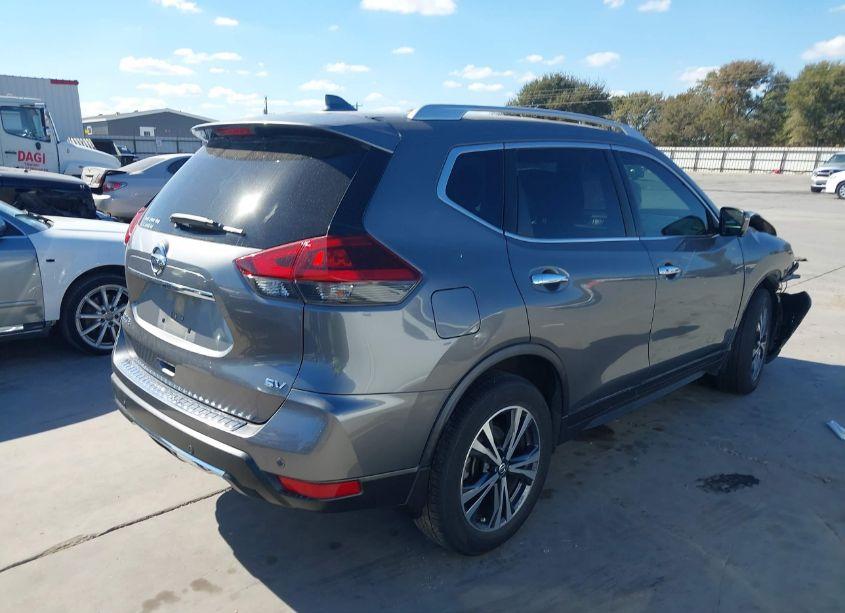 Photo 4 of 2019 Nissan Rogue SV (VIN JN8AT2MT2KW256673)
