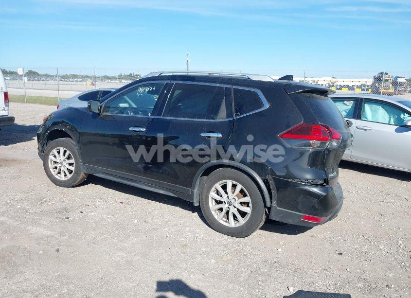 Photo 3 of 2019 Nissan Rogue SV (VIN JN8AT2MT2KW257600)