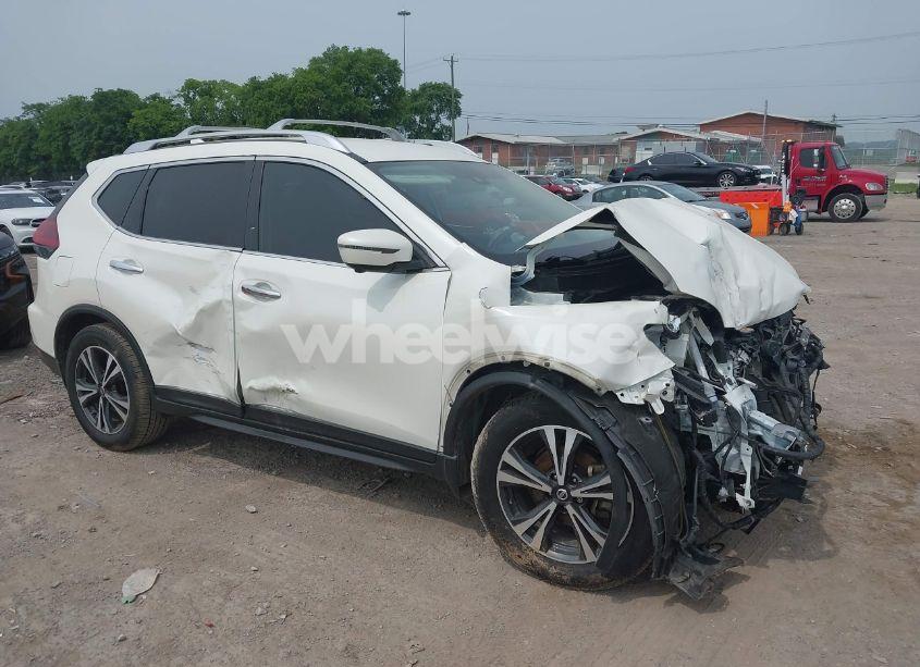 Photo 13 of 2019 Nissan Rogue SV (VIN JN8AT2MT2KW261808)