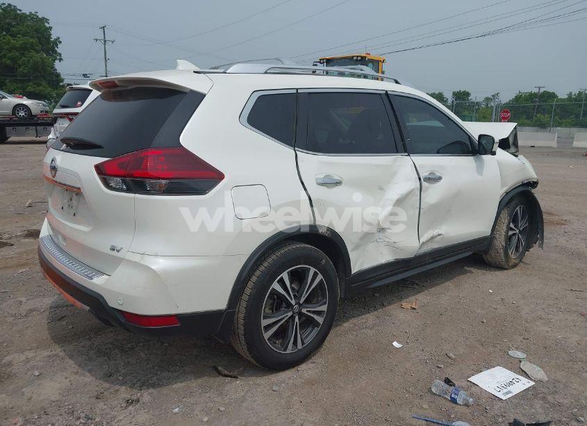 Photo 4 of 2019 Nissan Rogue SV (VIN JN8AT2MT2KW261808)